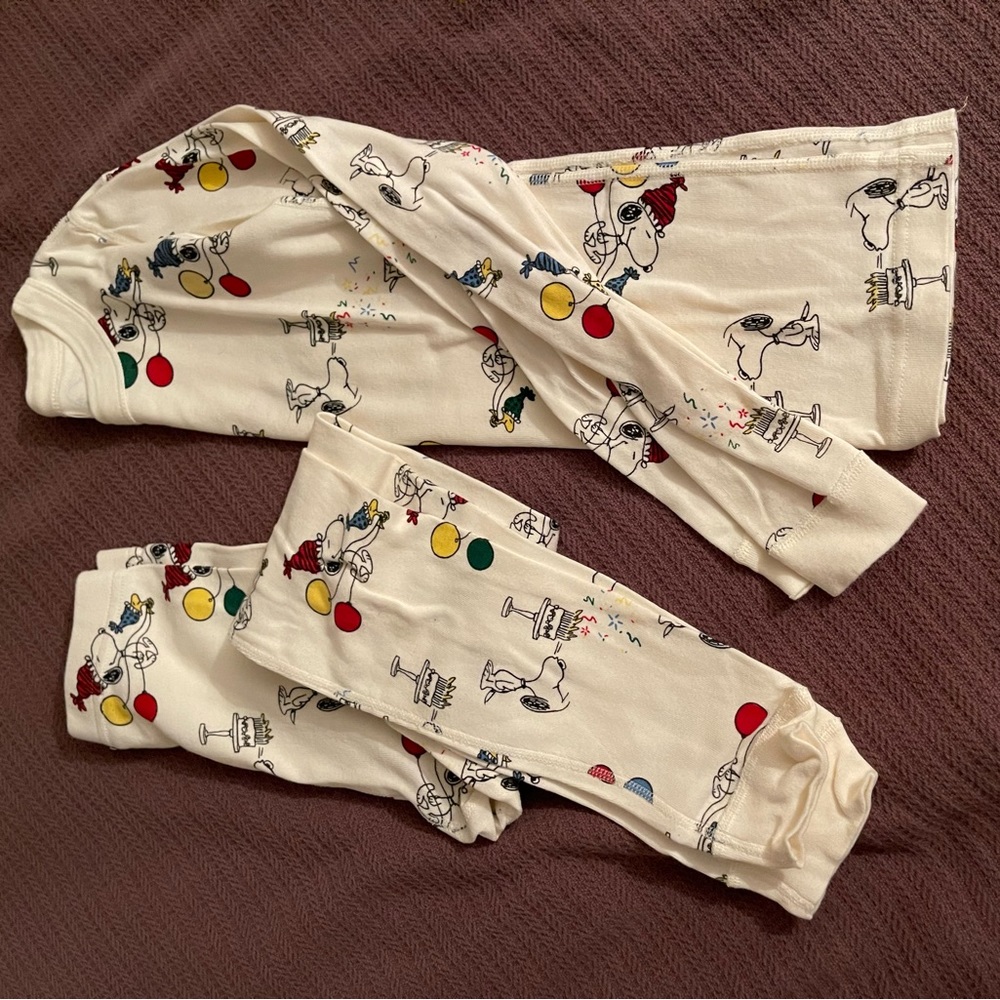 Hanna Andersson snoopy birthday PJ. Worn only once. Great condition. Size 10